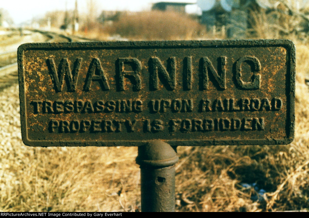 Monon RR Warning Sign